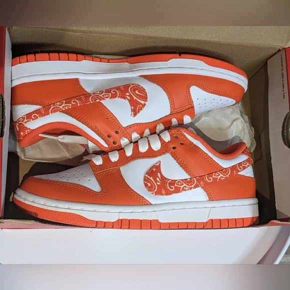 Nike Dunk Low Essential Women's Size 6 - Picture 2 of 9